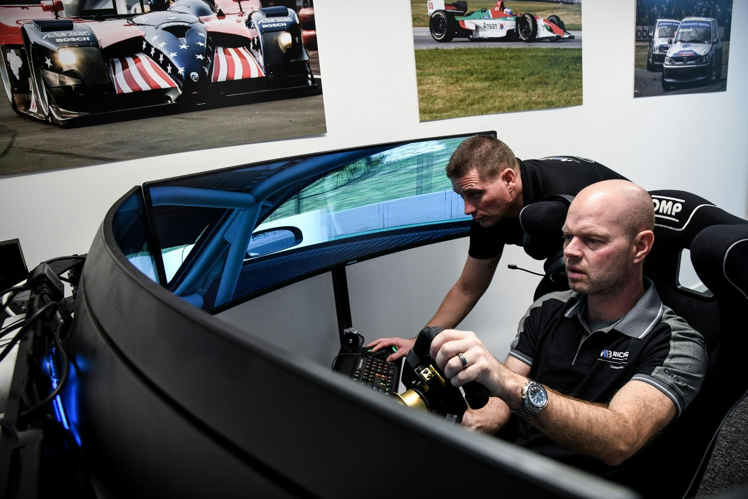 Få coaching af Jan Magnussen i racingsimulator | bilmagasinet.dk
