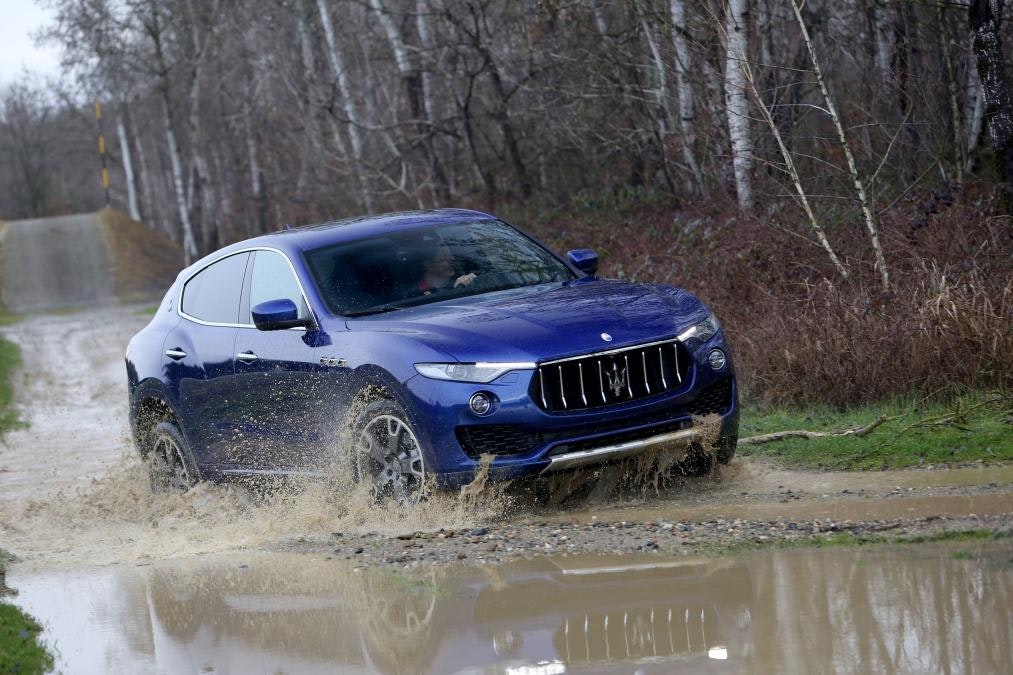 Vi spørger Shell: Hvad er pointen med oktan 100 benzin? | bilmagasinet.dk