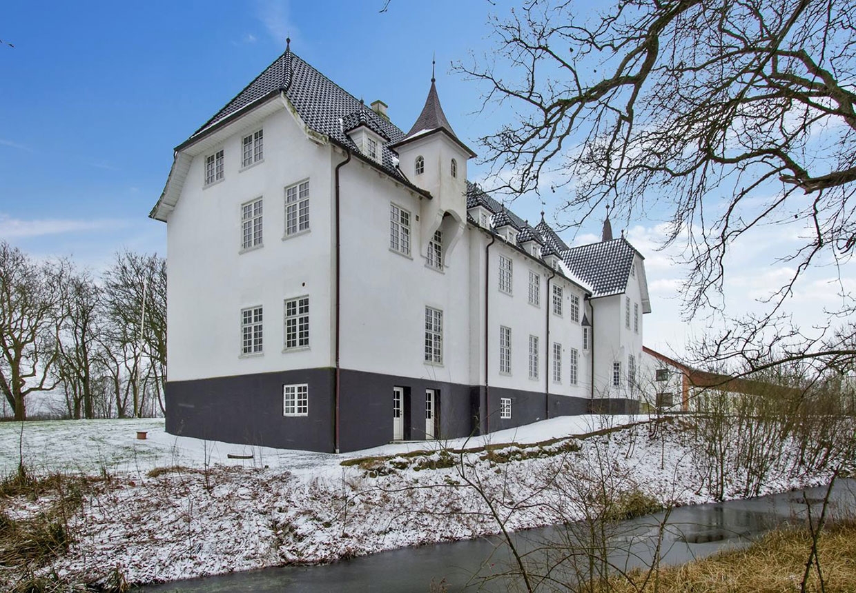 Grøngrøft Slot solgt på rekordtid med rabat på 15 mio. | bobedre.dk