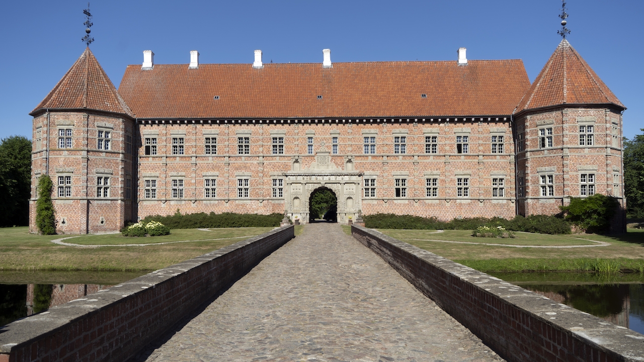 Her er Danmarks smukkeste herregård | bobedre.dk