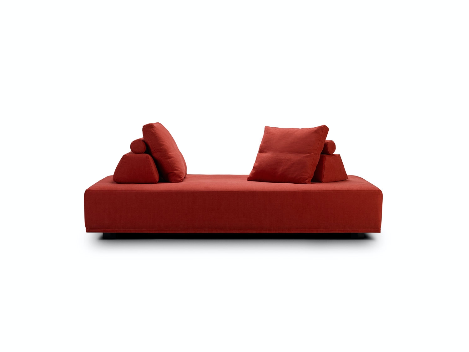 35 stilsikre sofaer som oppgraderer stua | Bo bedre.no 35 stilsikre sofaer med det lille ekstra | Høstfarger, Sofa