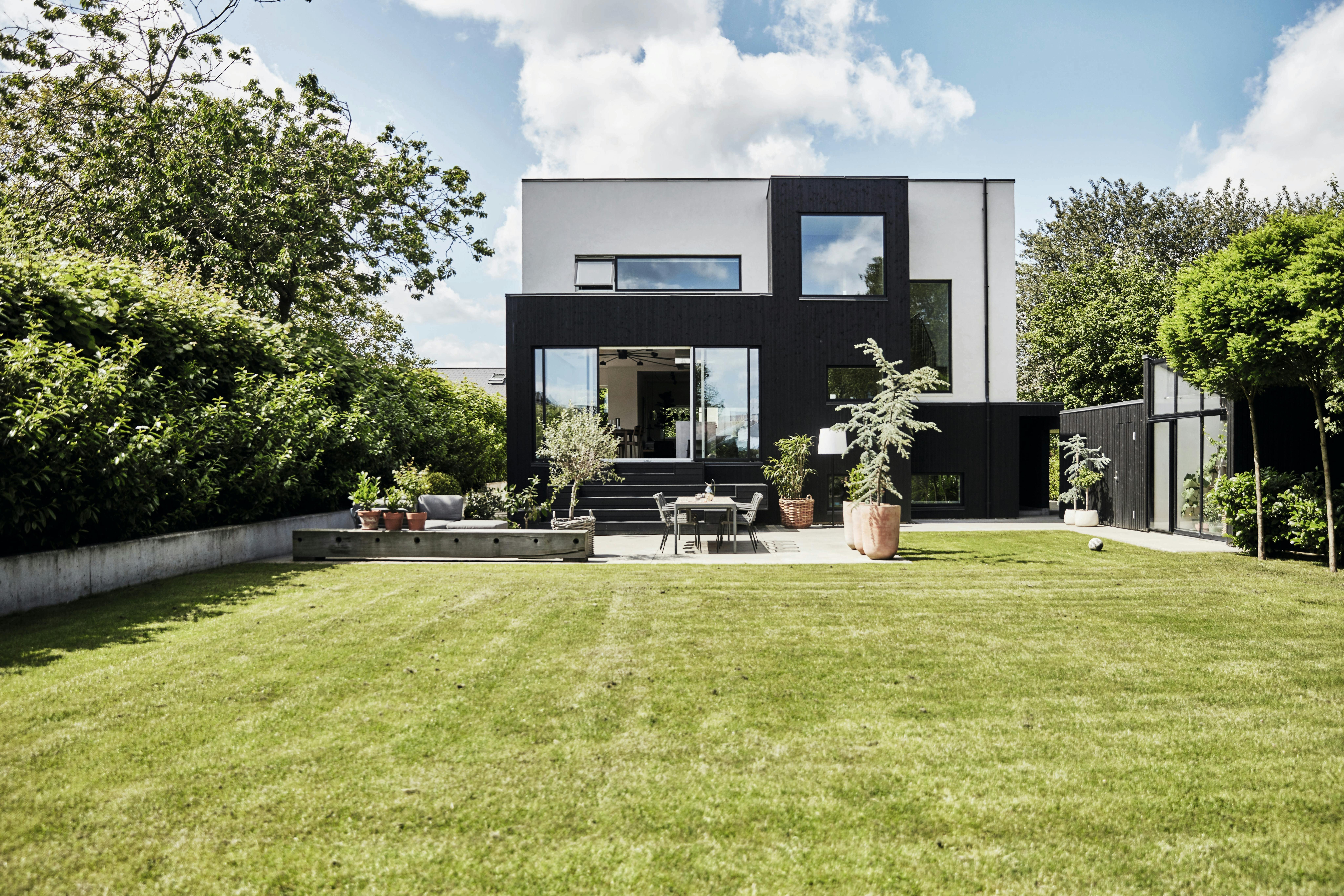 Smuk og moderne bolig i funkisstil | bobedre.dk