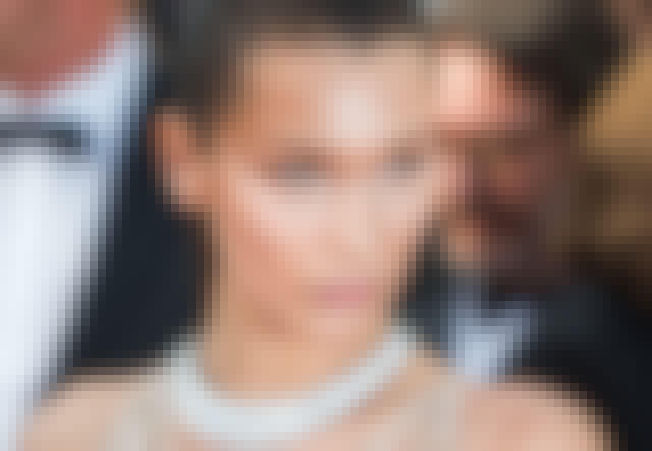 Bella Hadid rød løper kjendis supermodell