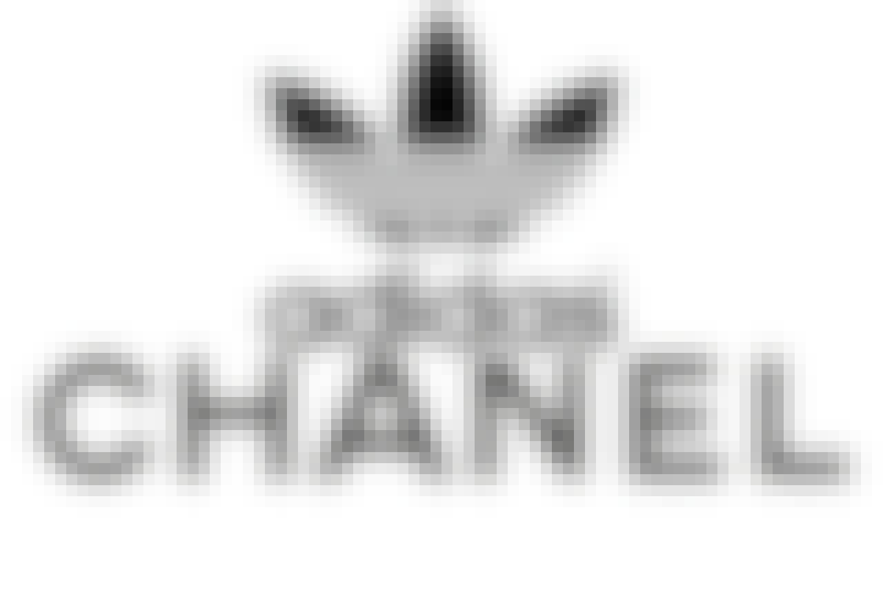Chanel og Adidas har designet sneakers