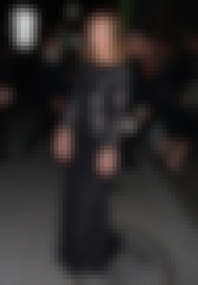 En kjole med ermer kan være kjempefint på fest, spesielt nå som vinteren er her. Bare se på den flotte modellen og designeren Erin Wasson.
