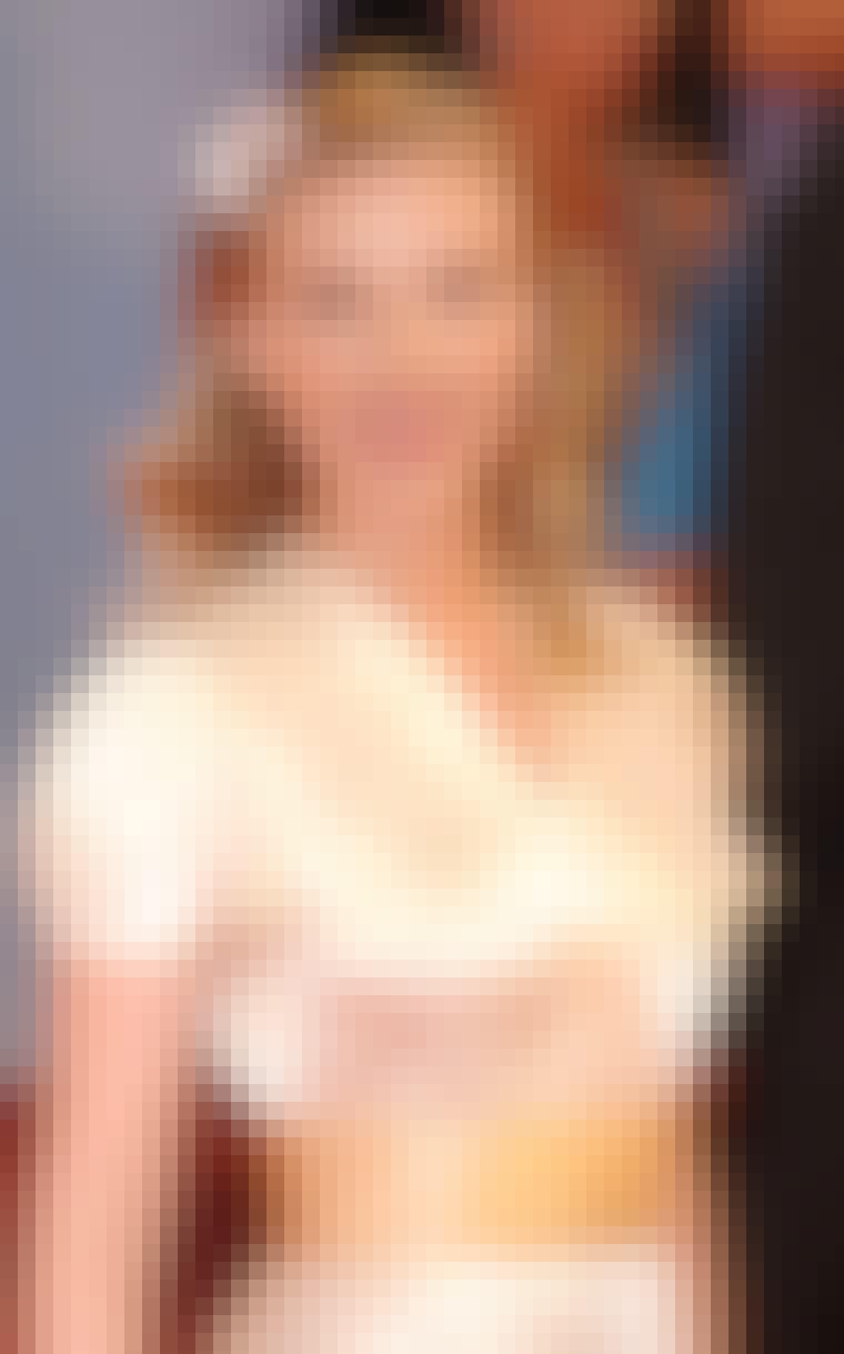Gjør som Scarlett Johansson og fest en glitrende sommerfugl i sommerhåret.