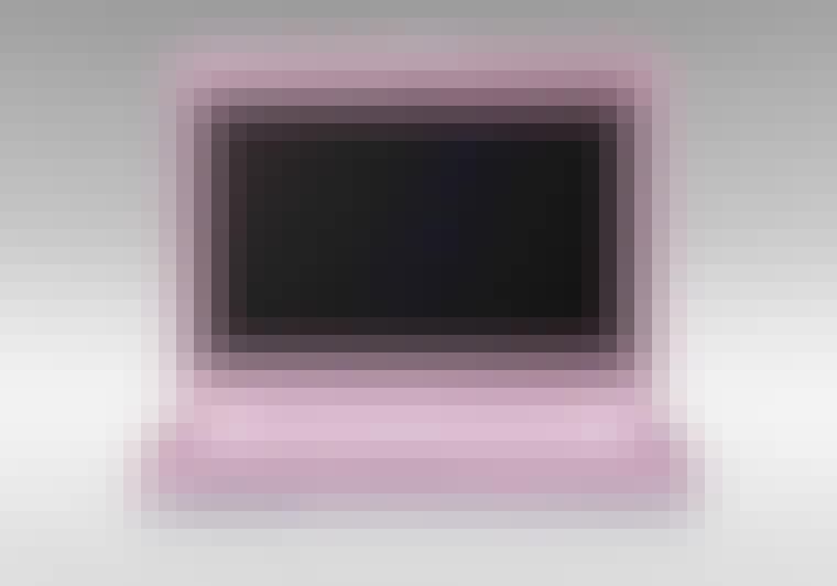 Væk opsigt med en pink computer, og giv dig selv et skud girly lykke, når Exel-arkene hober sig op. Computer fra Sony til 9.000 kr.