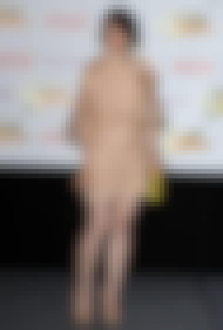 Gør som skuespillerinden Rachel McAdams: Kombiner bare ben og sko i nude-nuancer. Det får nemlig dine ben til at syne meget lange.