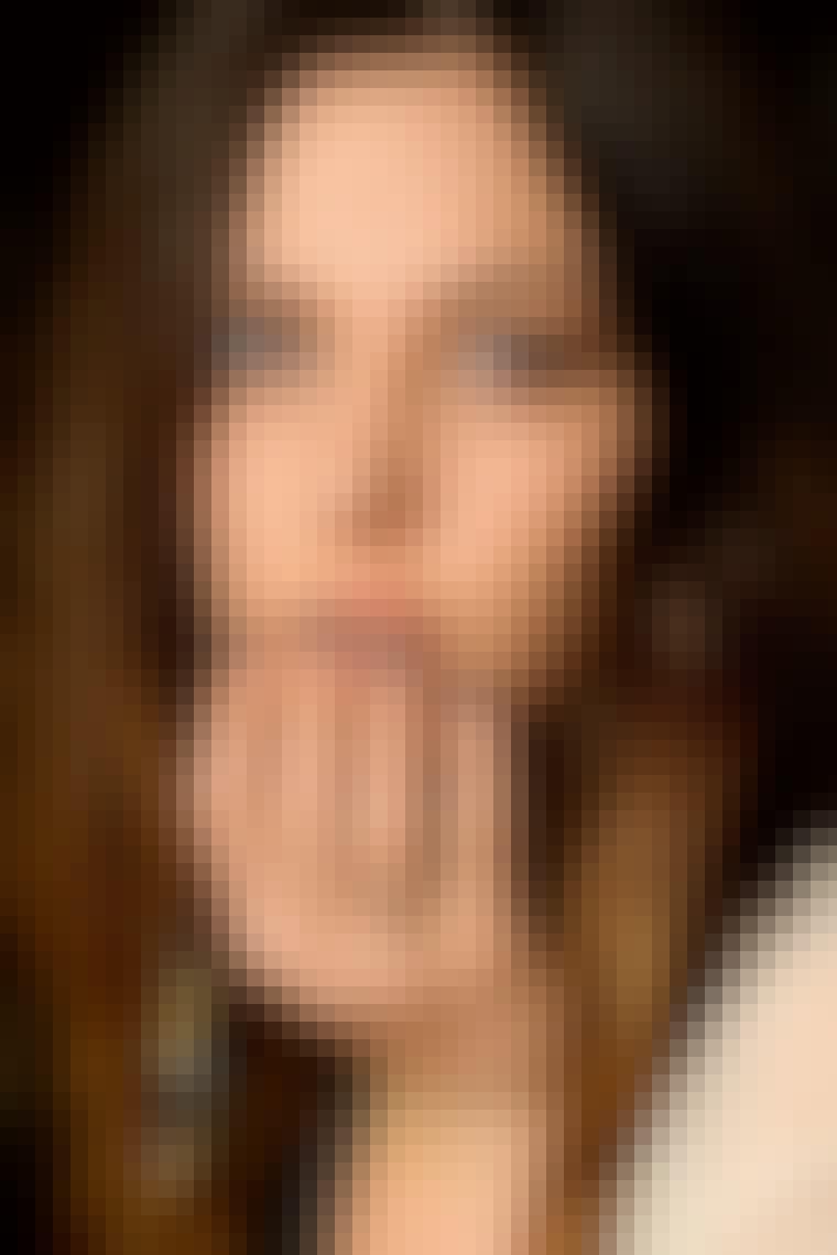 NEGLELAK: Neglelakken spænder over beige, røde, sorte og brunlige nuancer som hos Marc Jacobs (billedet). Brug lakken som ekstra dimension i makeuppen, og lad den matche farverne på dine øjne.