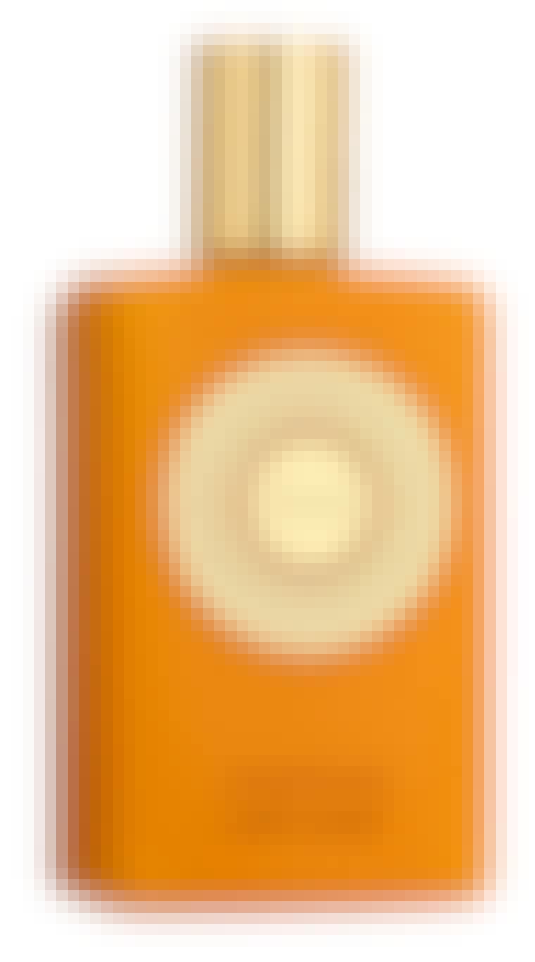 Der er ikke nogen grund til at lægge alle skønhedsrutiner på hylden, fordi du skal på stranden. Det er bare en god undskyldning for at tilføre nogle nye. Smør dig ind i en bodylotion med en snert glimmer, så...