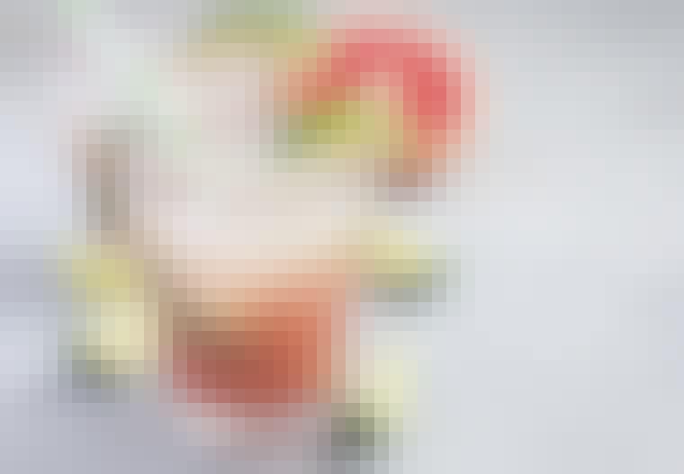 lyserode-drinks-woman-5LVBQOy7HlwoDrQY-QLHxA