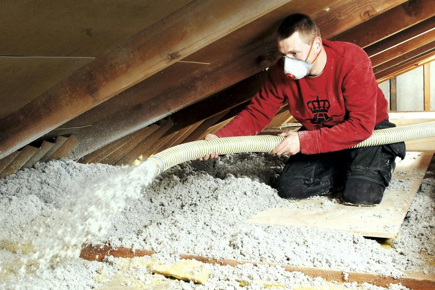 Papiruld er velegnet til uudnyttede lofter og som hulmursisolering.