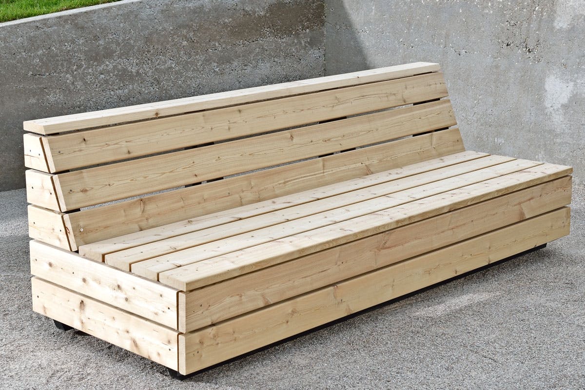 Hjemmelaget sofa ute Hjemmelaget sofa ute