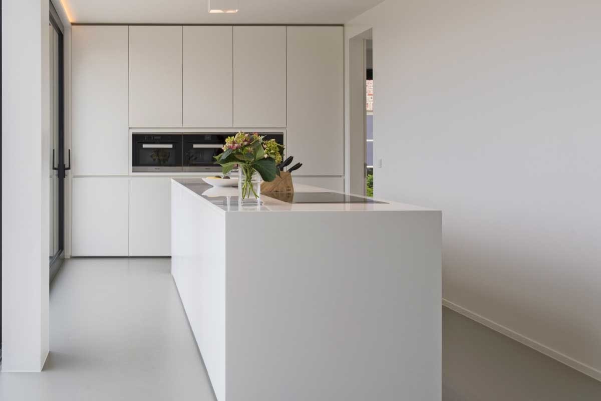 Velger du Kerrock fremfor Corian, får du en billigere benkeplate.