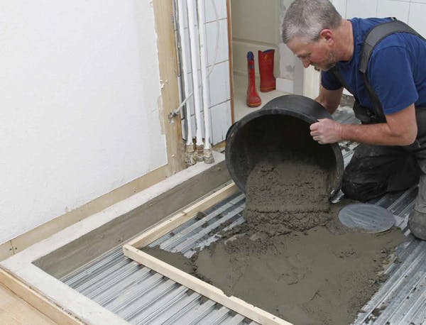 Nyt bad på en bund af stål og beton