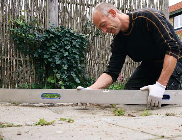 Rätta till altanplattorna