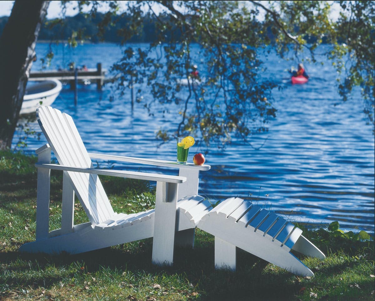 På en varm sommerdag er denne amerikanske hagestolen det perfekte sted å oppholde seg.