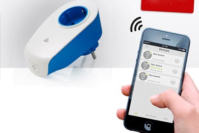 Stikkontakt der styres fra smartphonen.