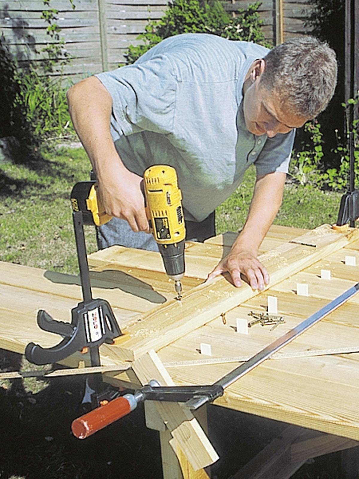 Bygga trädgårdsbord