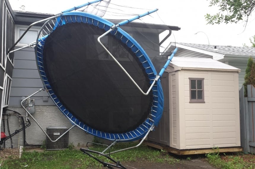 Trampoline i storm – Sherry Serhan