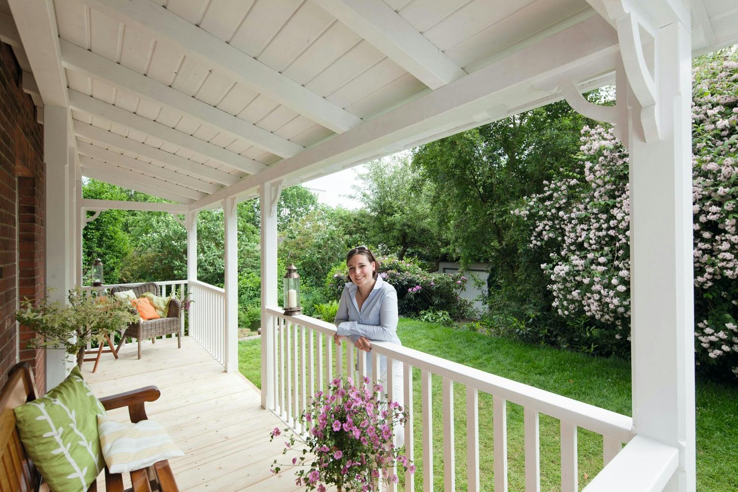 Veranda Den vackra verandan ger dig extra utrymme och ger dig möjlighet att vara ute, även när det regnar.
