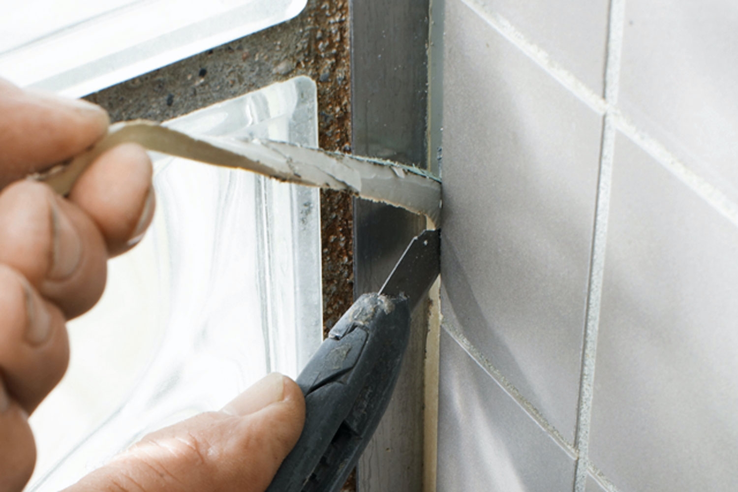 Skift silikonfuge i baderommet Gjør Det Selv