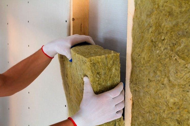 Köldbrygga isolering Köldbrygga isolering: Köldbryggor kan uppstå om isoleringen inte är tillräcklig.