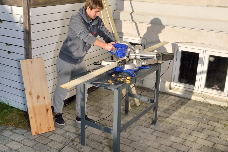 Arbeidsbord til hagen Arbeidsbord til hagen