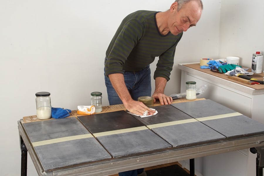 Behandla betongskiva ute Behandla betongskiva ute