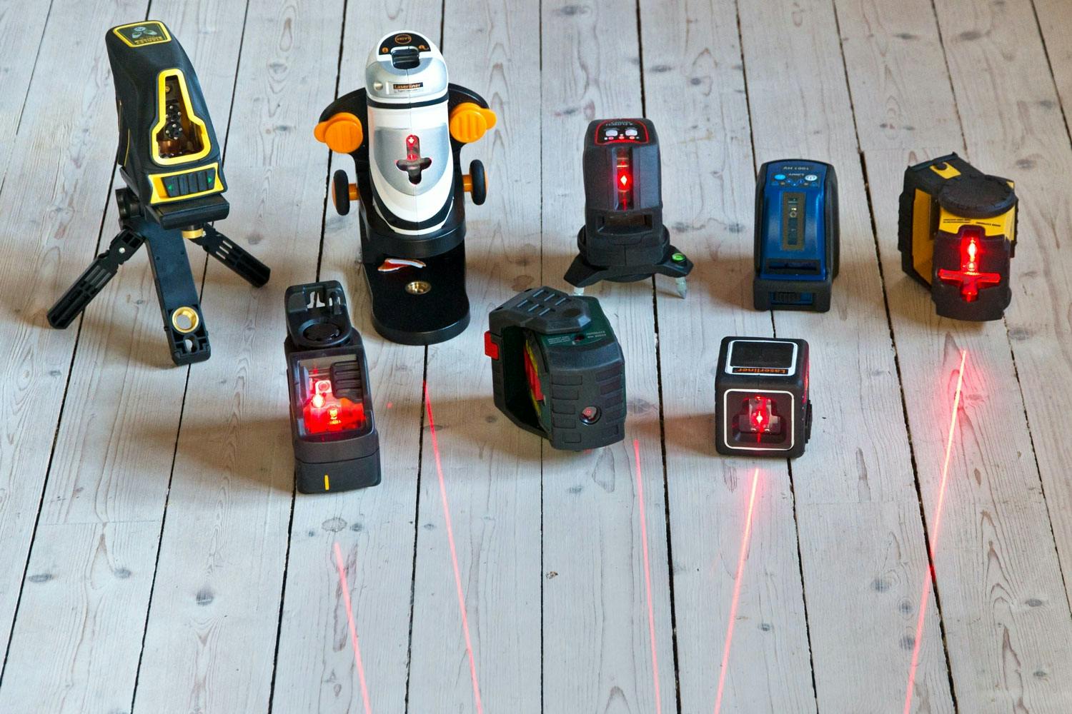 Test av krysslasere: En krysslaser gjør det lekende enkelt å henge opp bilder, tapet eller fliser på veggen. Test av krysslasere: En krysslaser gjør det lekende enkelt å henge opp bilder, tapet eller fliser på veggen.