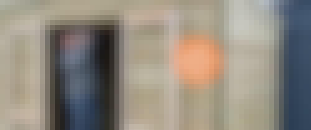 Asenna pihavarastoon itse rakennetut pariovet Asenna pihavarastoon itse rakennetut pariovet