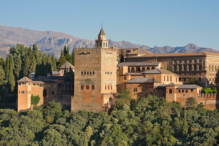 Alhambra - exteriör över det moriska palatset i Granada. Alhambra - exteriör över det moriska palatset i Granada.