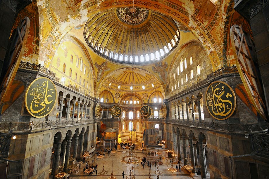 Hagia Sofia i Istanbul. Interiör vid kupolen. Hagia Sofia i Istanbul. Interiör vid kupolen.