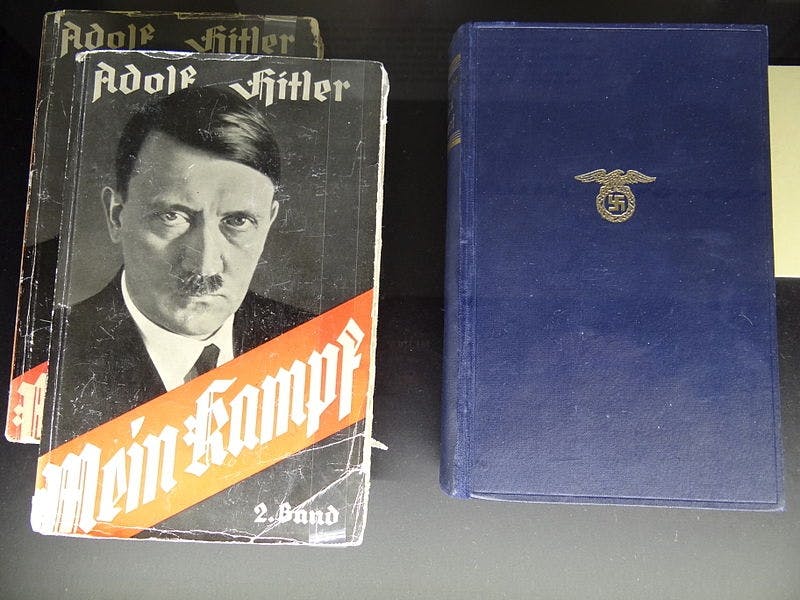 Hitlers boek Mein Kampf is weer een bestseller | historianet.nl