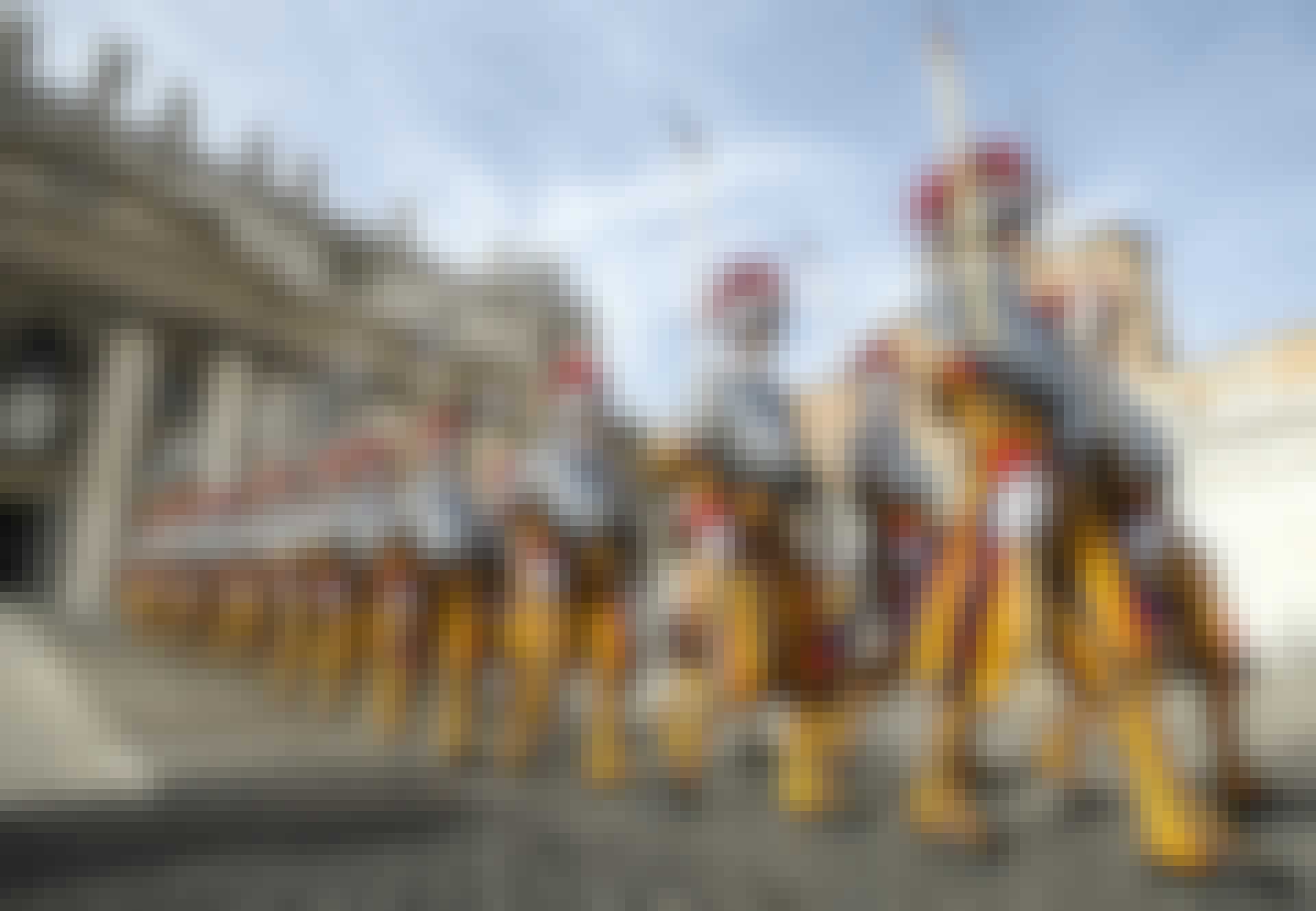 Schweizergarden lead - Vagtkorps gav sit liv for paven Pope Francis Delivers Urbi Et Orbi Message
