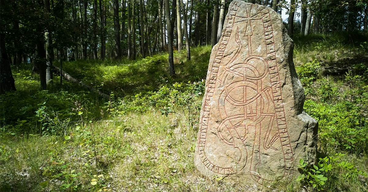 Hvor længe brugte man runer? | historienet.dk