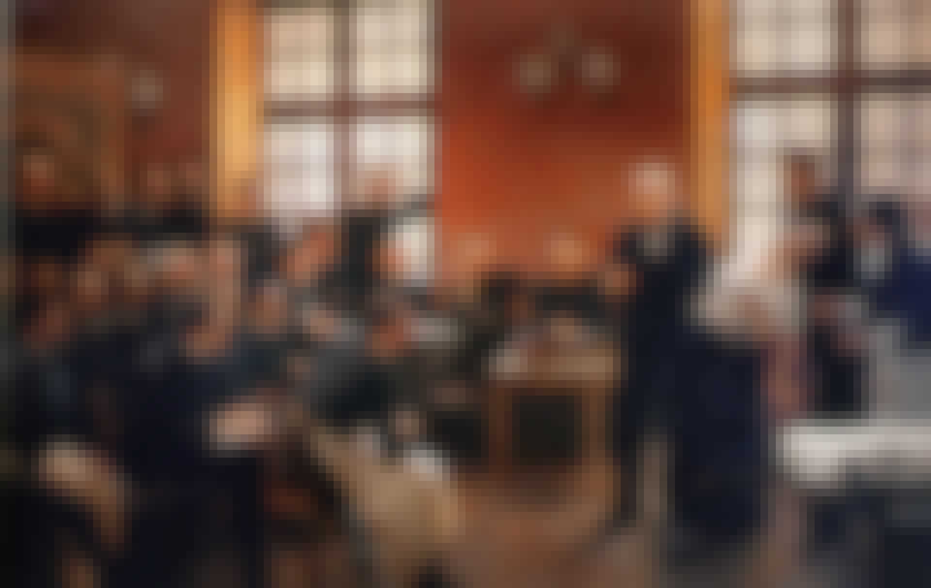 Charcot – Kuka keksi hypnoosin? Hypnoosin havainnollistusta