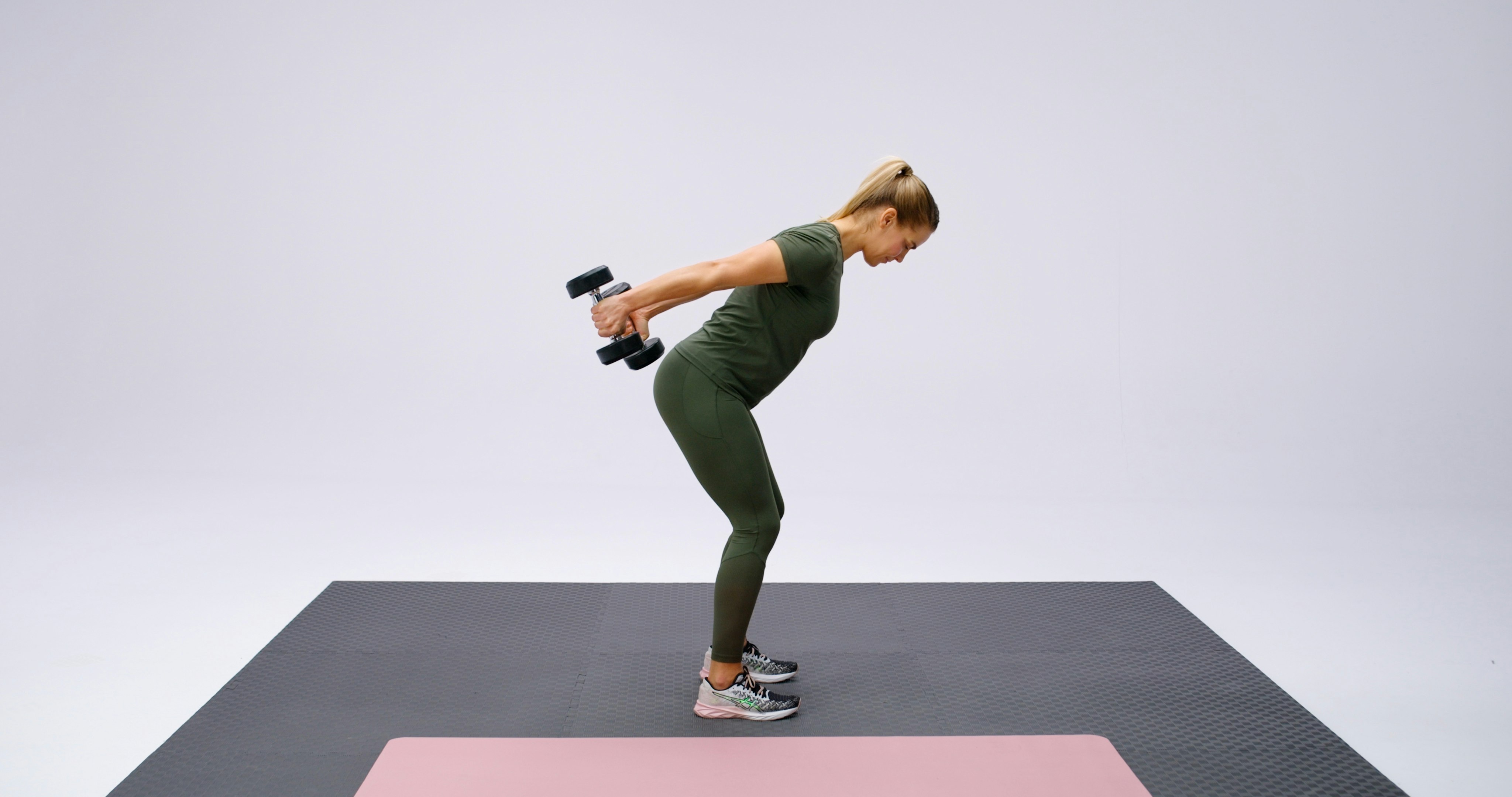 Triceps kickback så här gör du övningen (video) I FORM