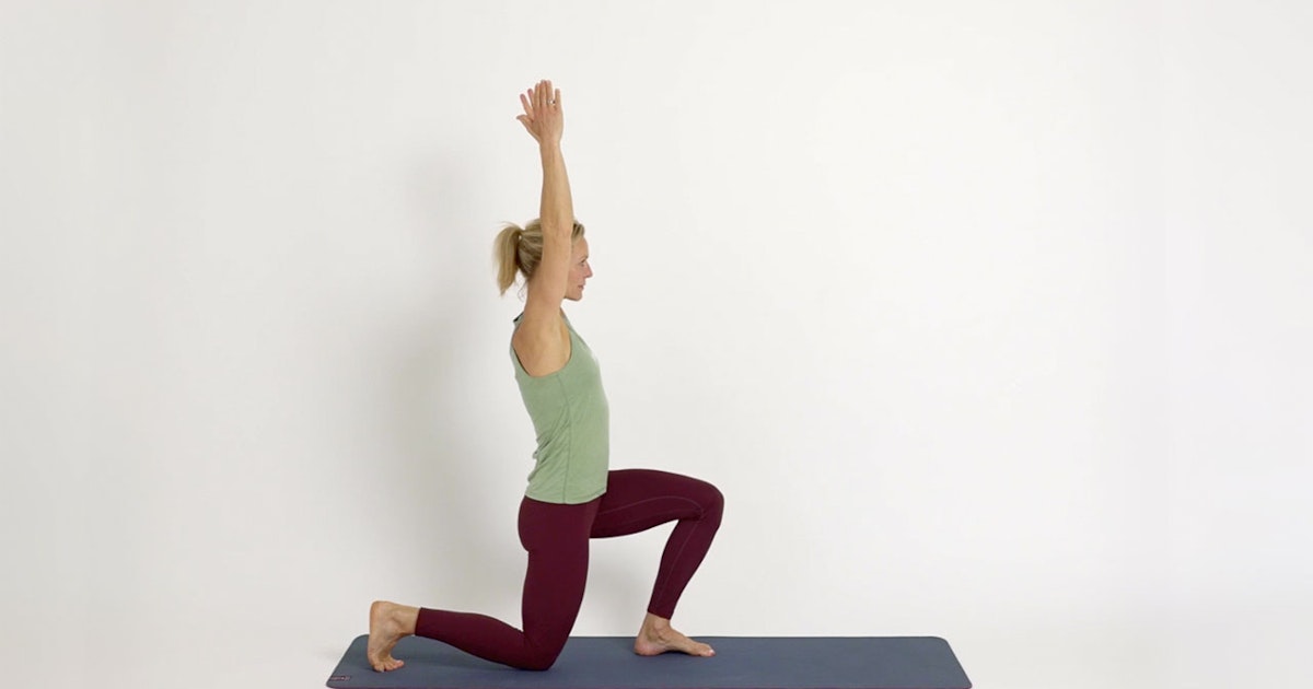 Pilatesövning: Utfall med knälyft | iform.se