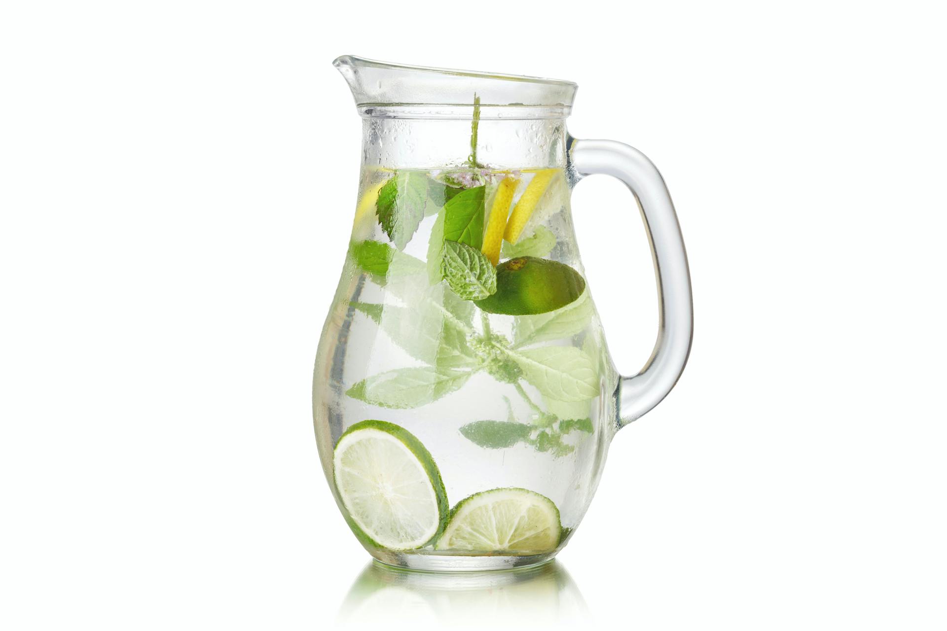Miksi sitruuna kelluu ja lime uppoaa? Miksi sitruuna kelluu ja lime uppoaa?