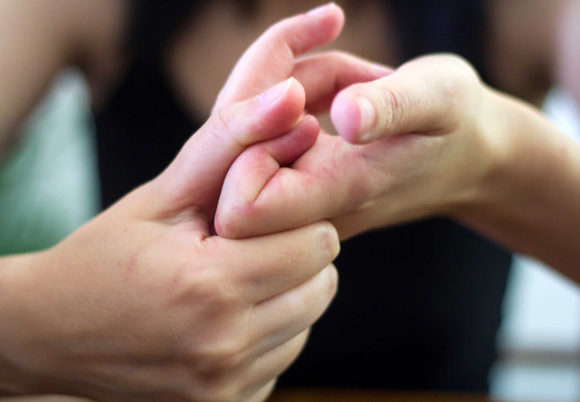 Reuma Krijg Je Reuma Als Je Met Je Vingers Knakt Wibnet Nl