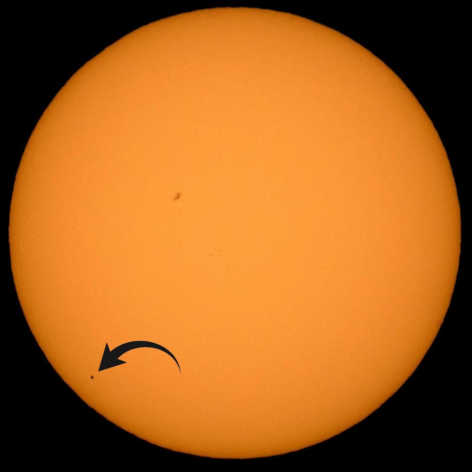 De Mercuriusovergang – de planeet Mercurius trekt voor de zon langs De Mercuriusovergang – de planeet Mercurius trekt voor de zon langs