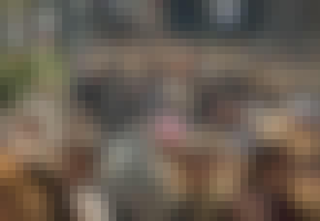 Stor folkmängd i stadsbild Stor folkmängd i stadsbild