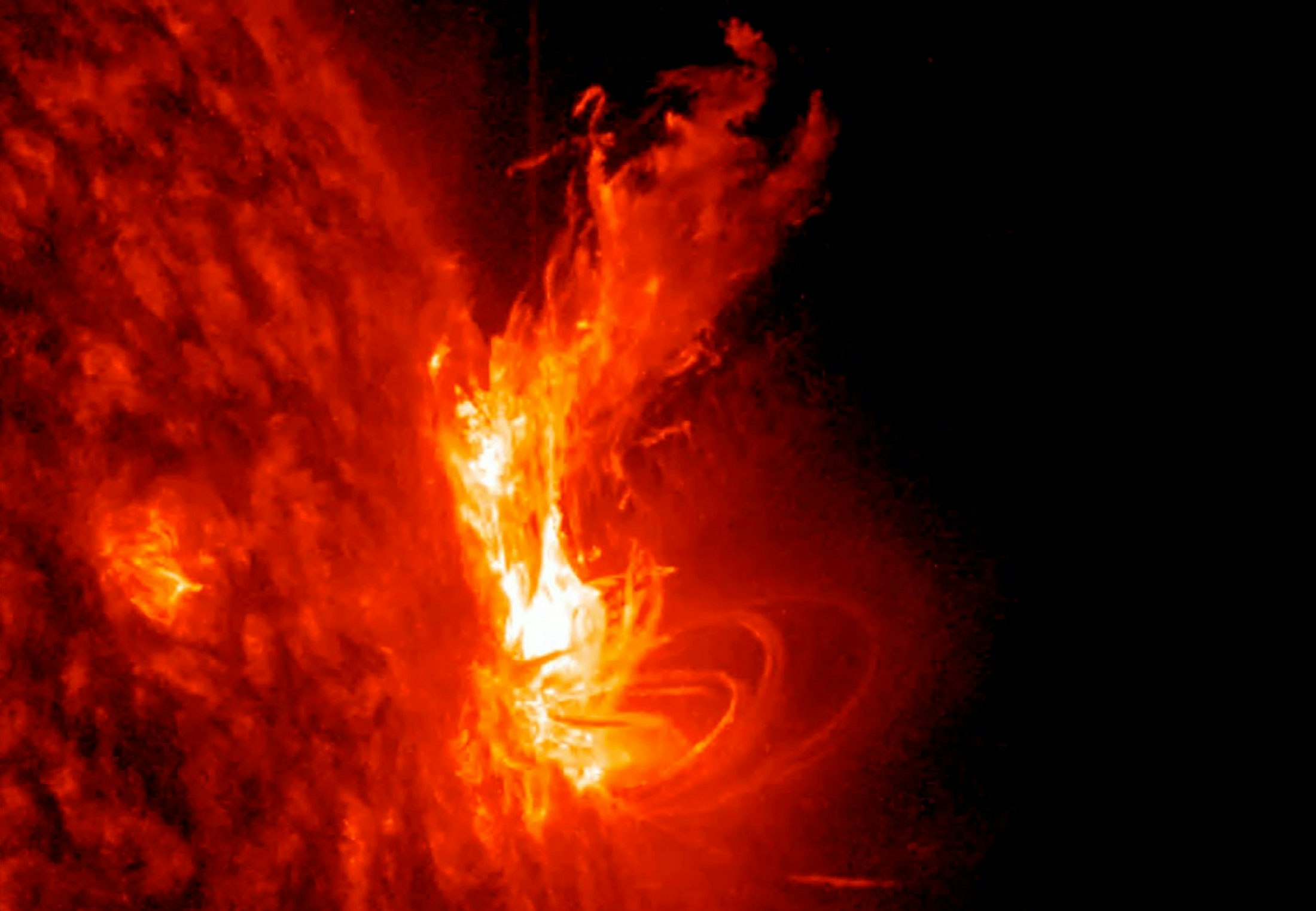 Watch the video: the whirling solar wind has been captured on camera ...
