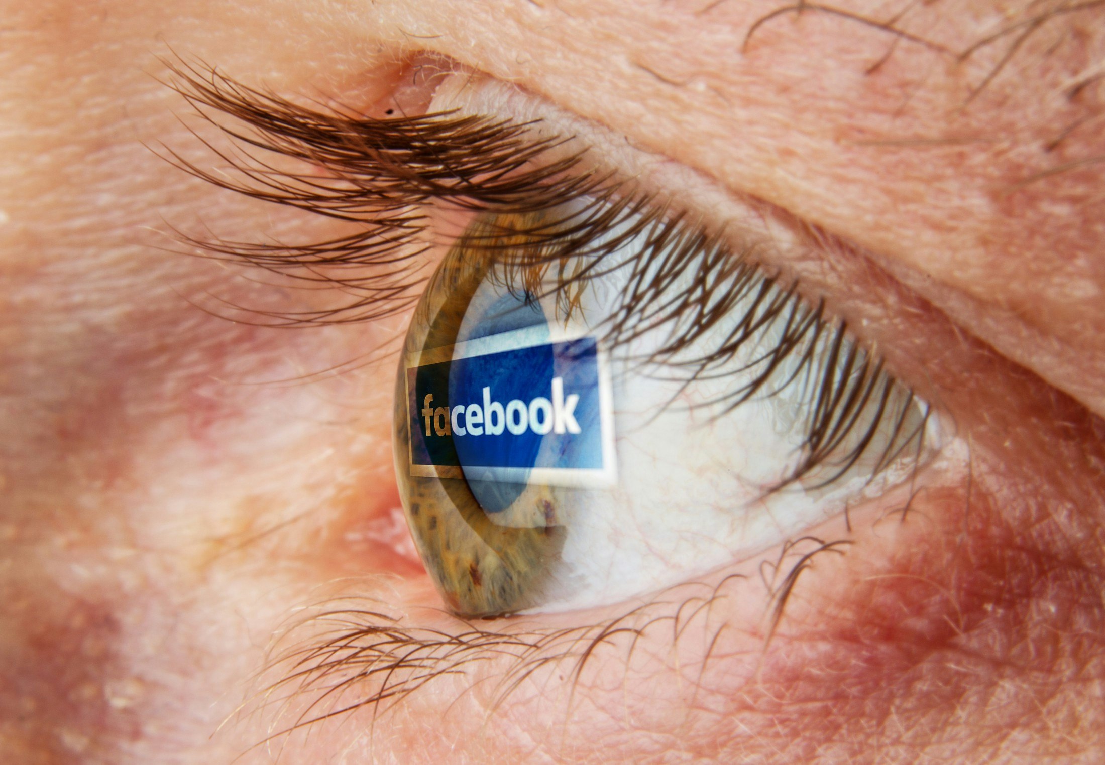 This is how Facebook affects your brain