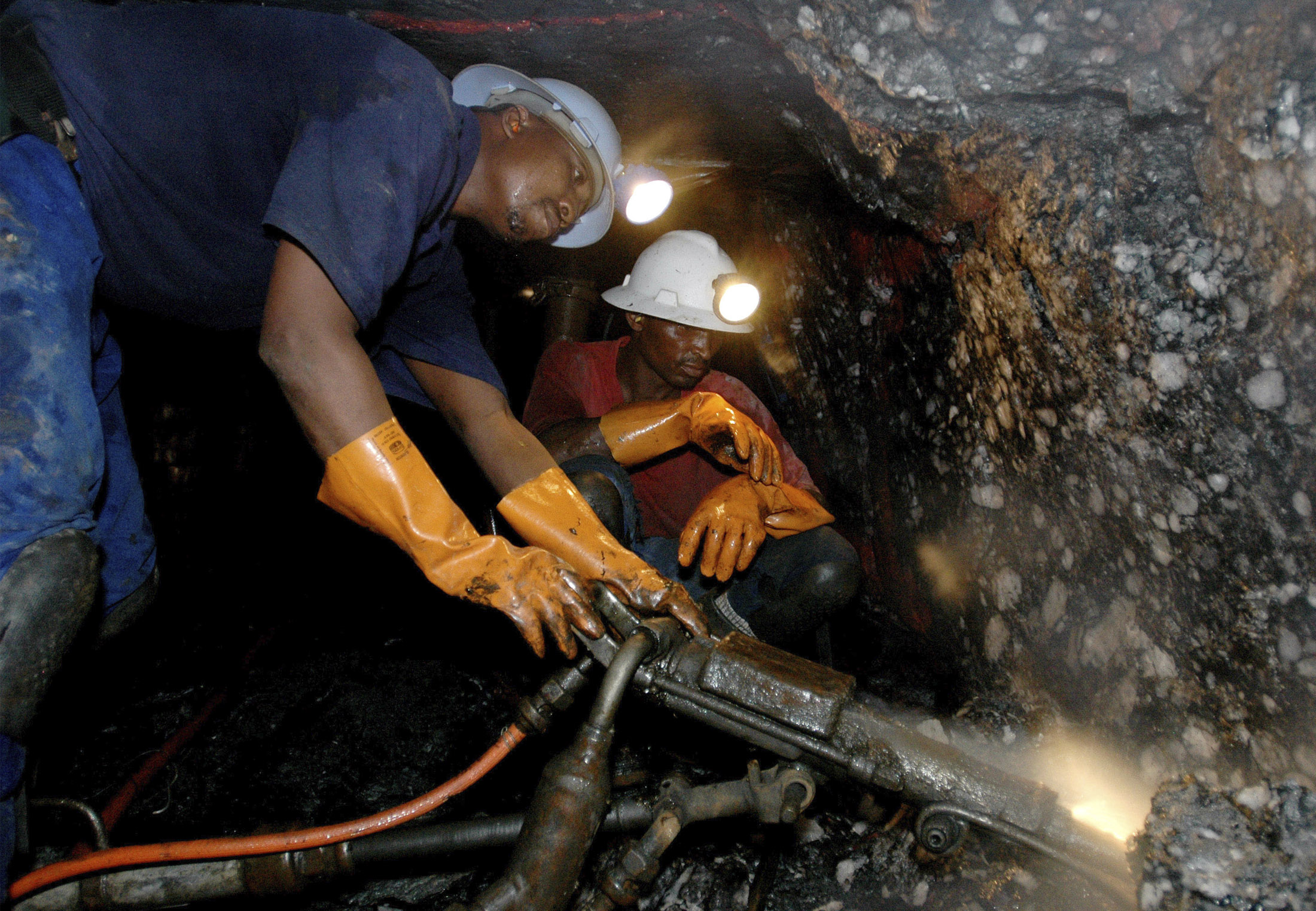 рудник оюу толгой. щебеночный карьер пудлинговый. урановый рудник нью мексико. путиловское месторождение известняка. богатый рудник.