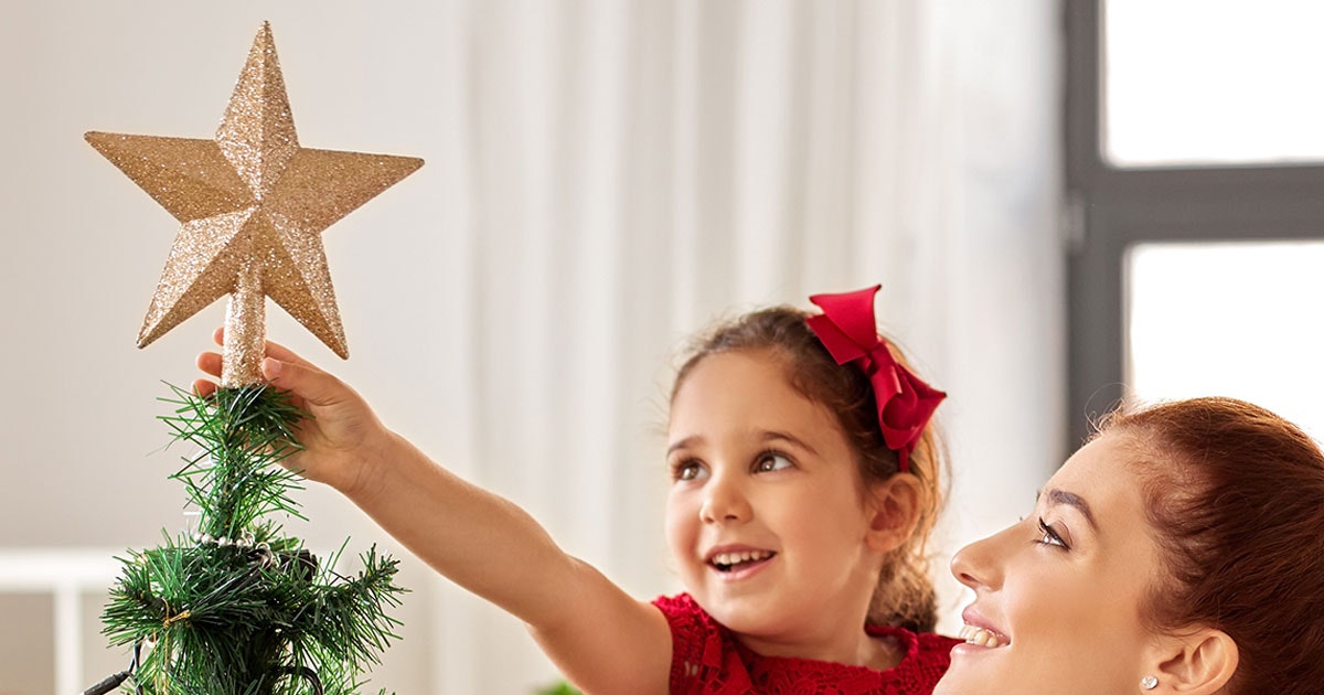 A speck in your eye makes the poinsettia pointy