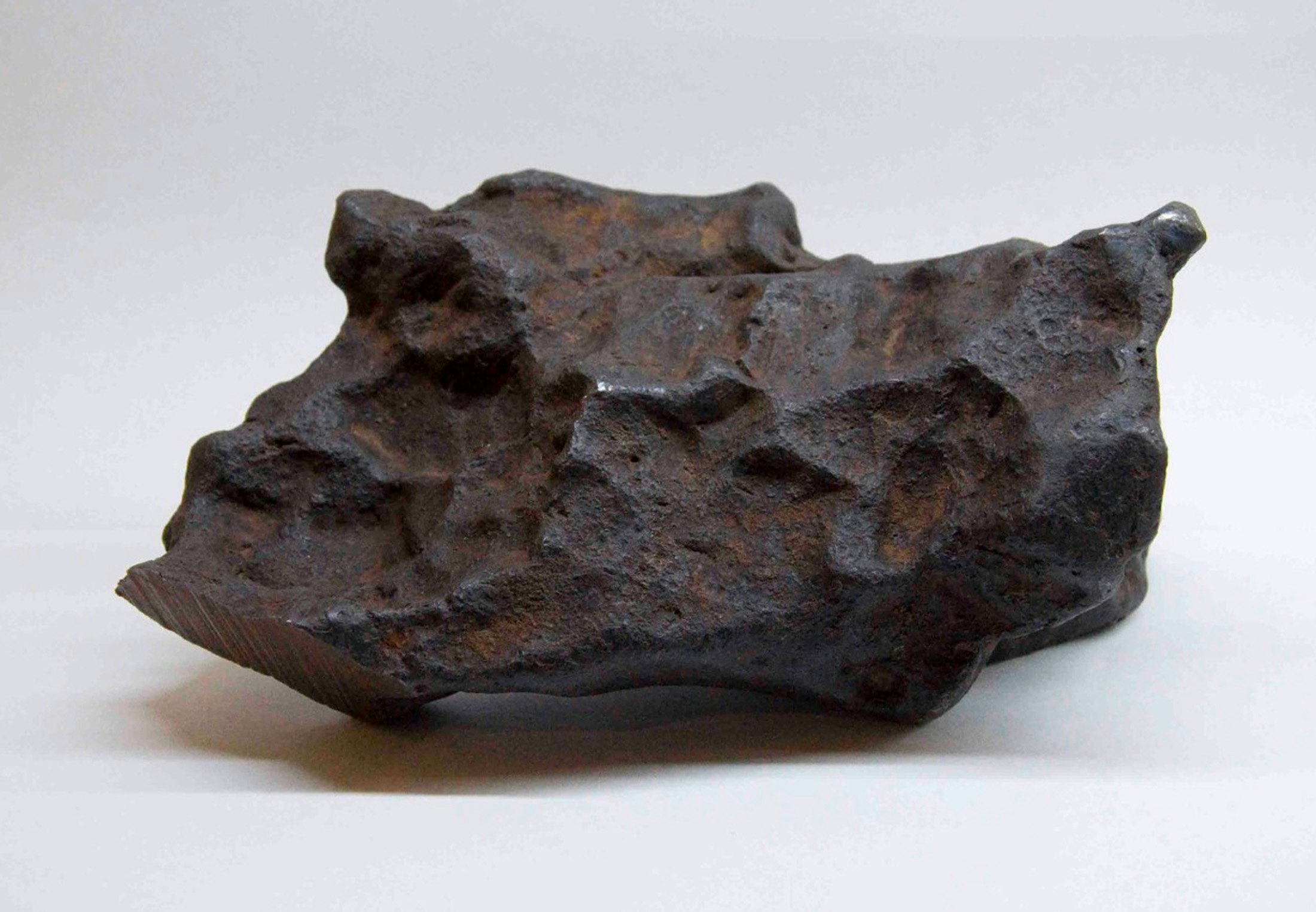 Uncovering the Mysteries of Meteorites: How Scientists Research Area Objects that Land on Earth