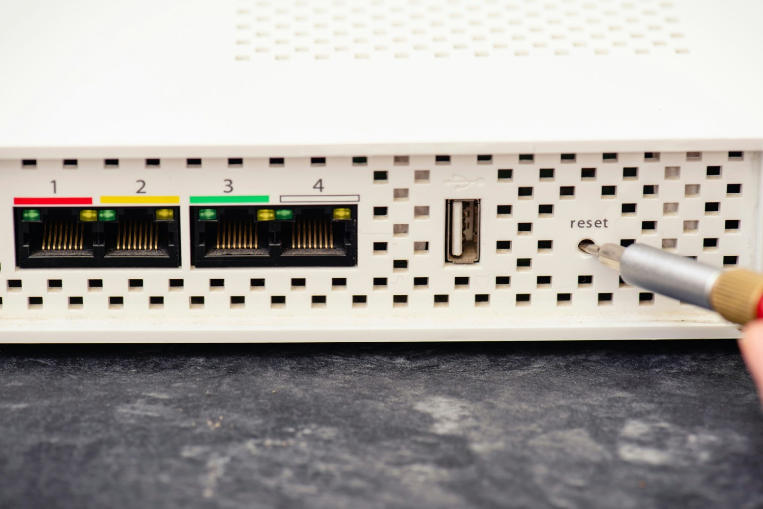 Sådan nulstiller du din router | komputer.dk