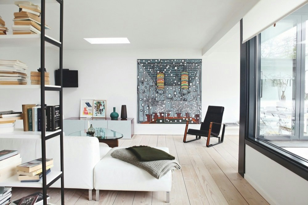 En familiebolig med lys, kunst og design | woman.dk